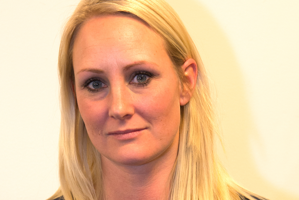 Tindra Franssons bidrag före. Tindra Franssons bidrag före.